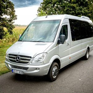 kisbuszos személyszállítás debrecen cezár tours